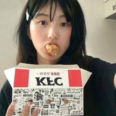戴脚镣的女孩